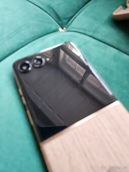 Motorola RAZR 60 Ultra (hneda, 16GB/512GB) - 4