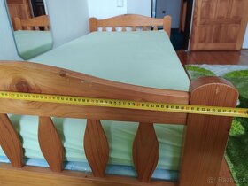 Dřevěné skříňky do dětského pokoje + postel - 4