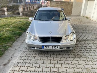 Mercedes Benz C180 - 4
