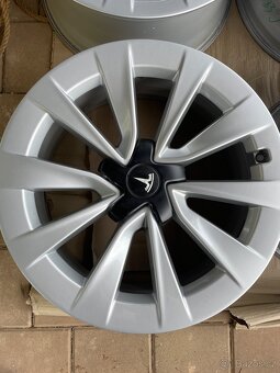 TESLA KOLA R19x8.5J - 4