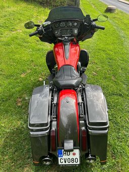 Harley Davidson Street Glide CVO FLHXSE 2017 - 4