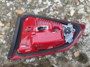 ZADNÍ VNITŘNÍ LED SVĚTLO AUDI A4 B8 COMBI 2011-2012 - 4