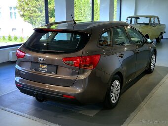 Kia Ceed 1.6 GDI 99KW Kombi Benzín TAŽNÉ Handsfree - 4
