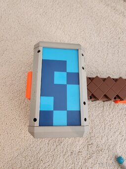 Nerf Minecraft Střílející Kladivo F4416 - 4