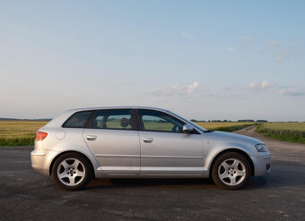 Audi A3 sportback 1,6MPI 75kw, serviska, výhřevy - 4