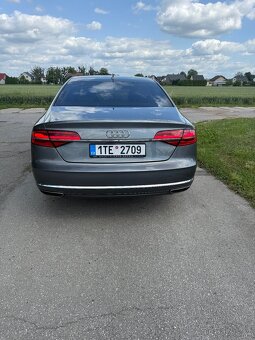 Audi A8 - 4