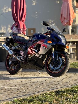Suzuki GSXR 750 K5 - 4