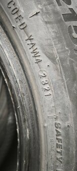 215/60/17 Kumho - 4