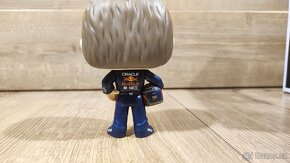 Max Verstappen s helmou - funko pop + podpis karta - 4