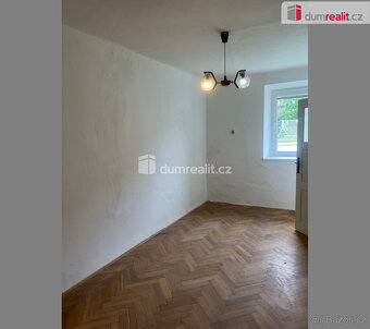 Prodej RD 5 +1 140m2 Velešín pozemek 456m2 stodola 2 garáže  - 4