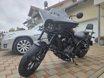 Prodám nově zajetou Hondu Rebel 1100, mraky doplňků - 4