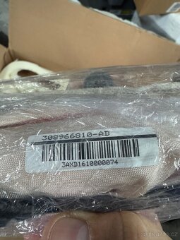 Jaguar XE stropní airbagy 2015 - 4