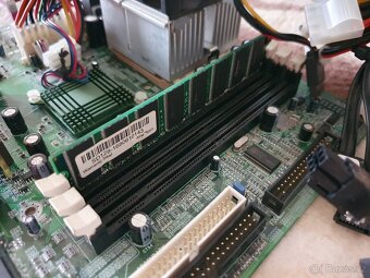 Deska (socket462) s AMD DURON 700mhz, 128mb sdram. - 4