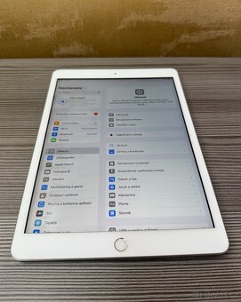 Apple iPad 7 32GB stříbrný, top stav - 4