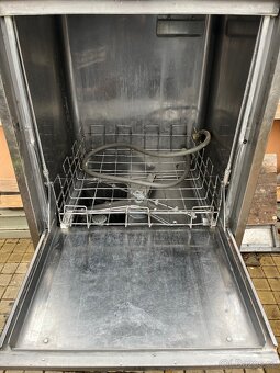 Myčka na černé nádobí - 4