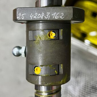 Kuličkový šroub vodicí - 4