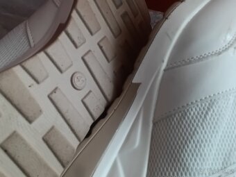 BÍLÉ TENISKY 41 - 4