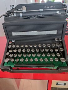 historický psací stroj Olivetti M40/3 - 4