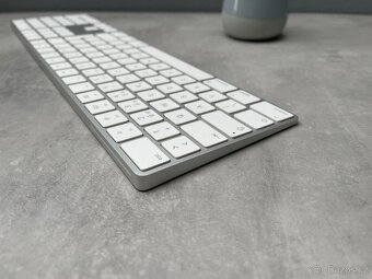 Apple Magic Keyboard s číselnou klávesnicí - Česká, nová - 4
