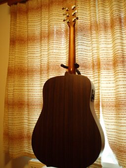 Prodám elektroakustiku Sigma Guitars DT-STE - 4