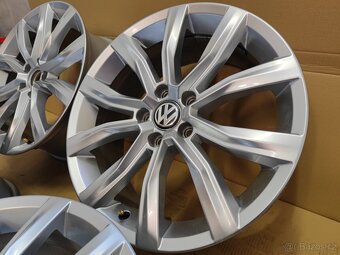 Alu kola 5x112 R18 VW T-Roc - demont - 4