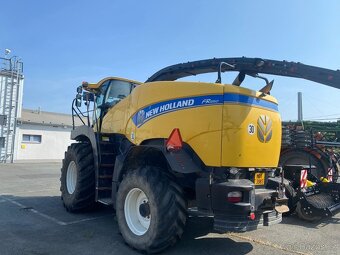 New Holland FR 850, řezačka - 4