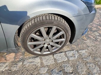 Avensis - 4