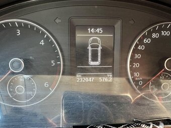 Volkswagen Touran 1.6 TDI, facelift – r.v. 2011, manuál 6 st - 4