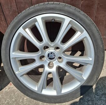 Alu Octavia 2 RS Zenith 5x112 7.5x18 Et51 + 225/40 - 4