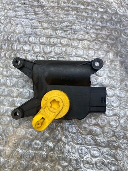 Servomotor nastavení klimatizace VW - 4