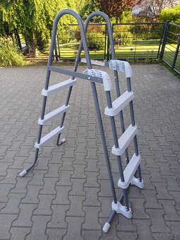 schůdky do bazénu - 4