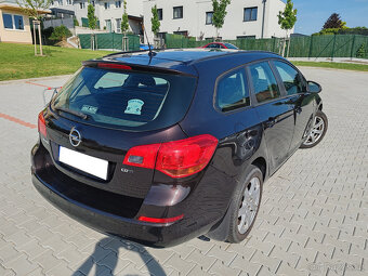Opel Astra Sports Tourer 1.7 CDTi Cosmo, r. 2012 - 4