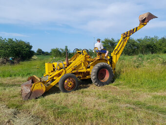 Traktor bagr / nakladač Ford - 4