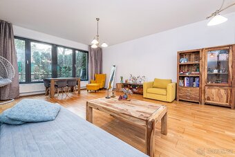 Prostorný byt 3+1 95m2 se zahradou 76m2 - 4