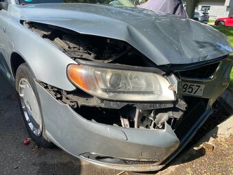 Havarované Volvo V70 - 4