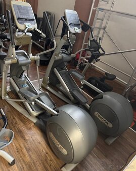 Fitness stroje - zařízení z fitness centra - 4