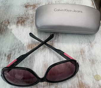 DÁMSKÉ SLUNEČNÍ BÝLE -CALVIN KLEIN JEANS - 4