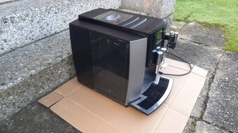 Kávovar espressovač Jura E8 - 4