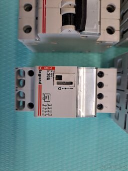 Jističe, chránič a stykač Legrand - 4