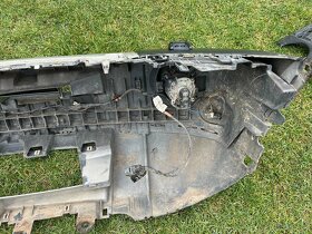 Přední nárazník Land Rover Discovery 3 stříbrný - 4