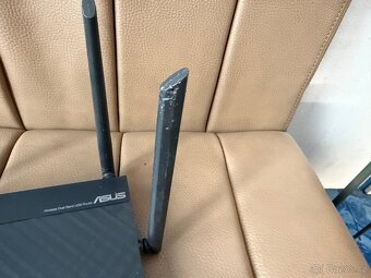 Router ASUS RT-AC1200 - 4