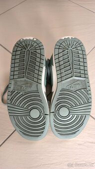 Nike Air Jordan - 4