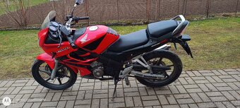 Prodám motorku Honda cbr 125 r /2004/11kw - 4