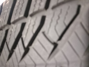 225/45R17 ZIMNÍ PNEUMATIKY GOODYEAR RUNFLAT - 4