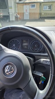 Vw Touran 1.2tsi 77kw,r.v.2010 koupeno v Čr. - 4