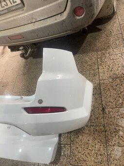 Zadní nárazník + kryt 5.dvěří Ford Mondeo MK4 - 4