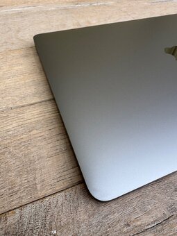 MacBook Air M1 - 4