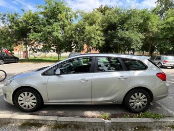Prodám opel Astra J combi nepojízdné - 4