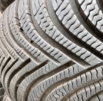 205/55 R17 95V XL zimní pneumatiky Michelin (3816) - 4