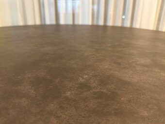 moderní jídelní stůl - 4